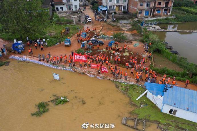 水位|鄱阳湖水位突破1998年历史极值 数千官兵全力抗洪抢险