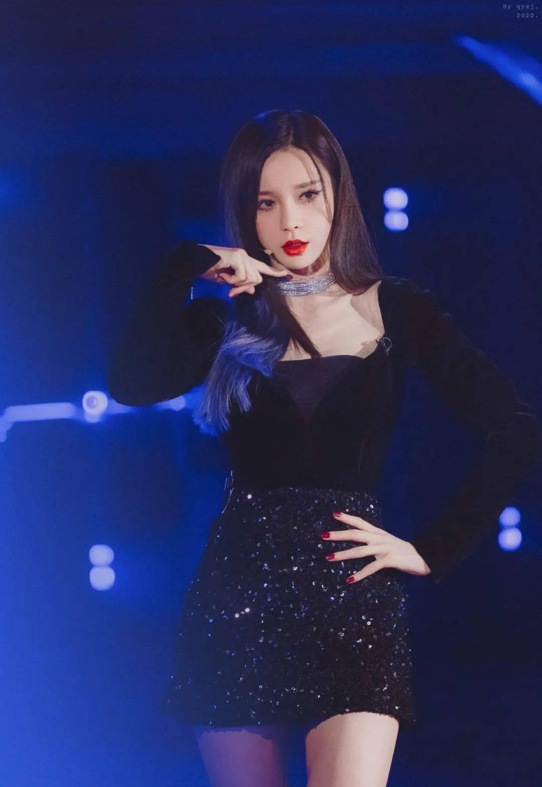 孟佳|万茜突然变油腻铁T,沈梦辰吴昕都换了头?