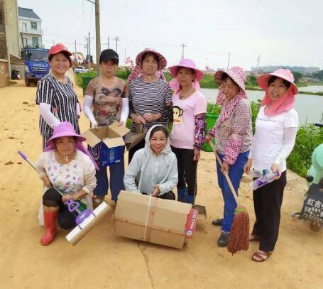 余风|大堤上“乘风破浪的姐姐”被狂赞！其实“姐夫”也不简单...