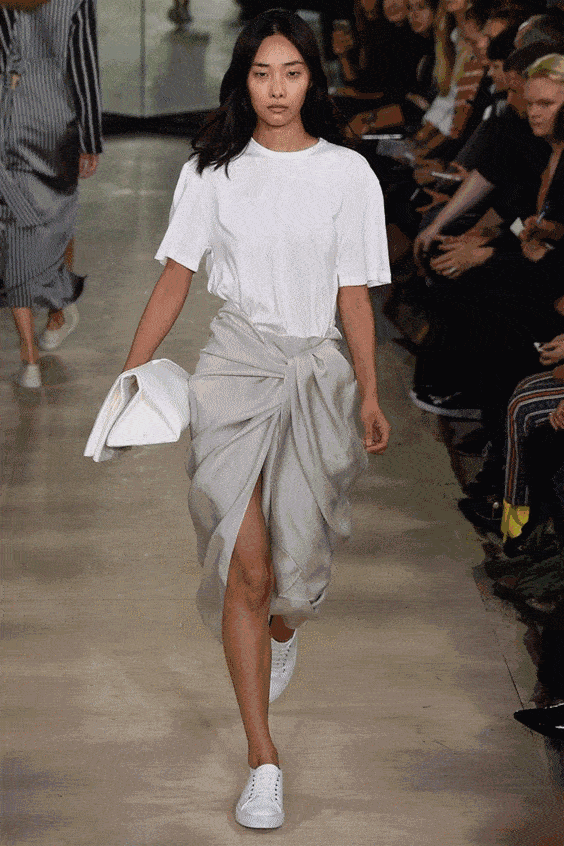 衬衫|这条裙子流行了四十多年，只因它能遮肉，每个女人都该有一条！