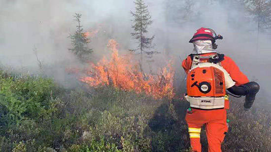 林区|内蒙古大兴安岭林区12日发生13起雷电森林火灾 已合围扑灭11起2起得到有效控制