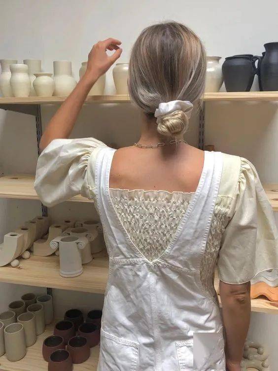 发型|别披头发了！这4款最火的夏日发型，谁扎谁好看！