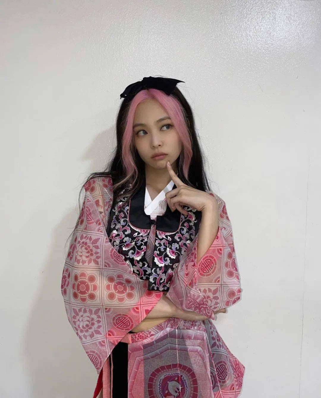 刘海染|看了王一博的新发色,我又动心了…