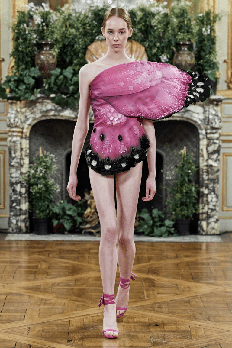 Jennie|继A$AP Rocky之后，Jennie、Kylie等人的种草又让蝴蝶元素在今年爆火。