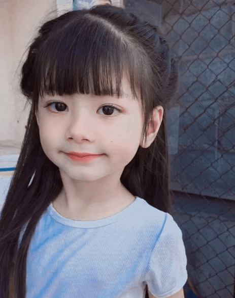 Onew|泰国6岁小萝莉凭借一组照片火爆ins，网友直呼：又来骗我们生女儿！