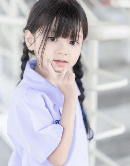 Onew|泰国6岁小萝莉凭借一组照片火爆ins，网友直呼：又来骗我们生女儿！