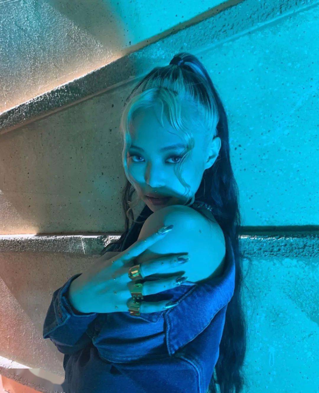 刘海染|看了王一博的新发色,我又动心了…