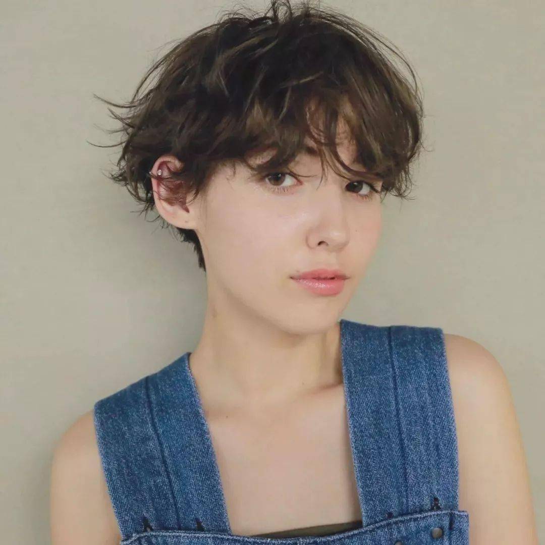 发型|22款热门日系发型告诉你：短发与刘海更配！