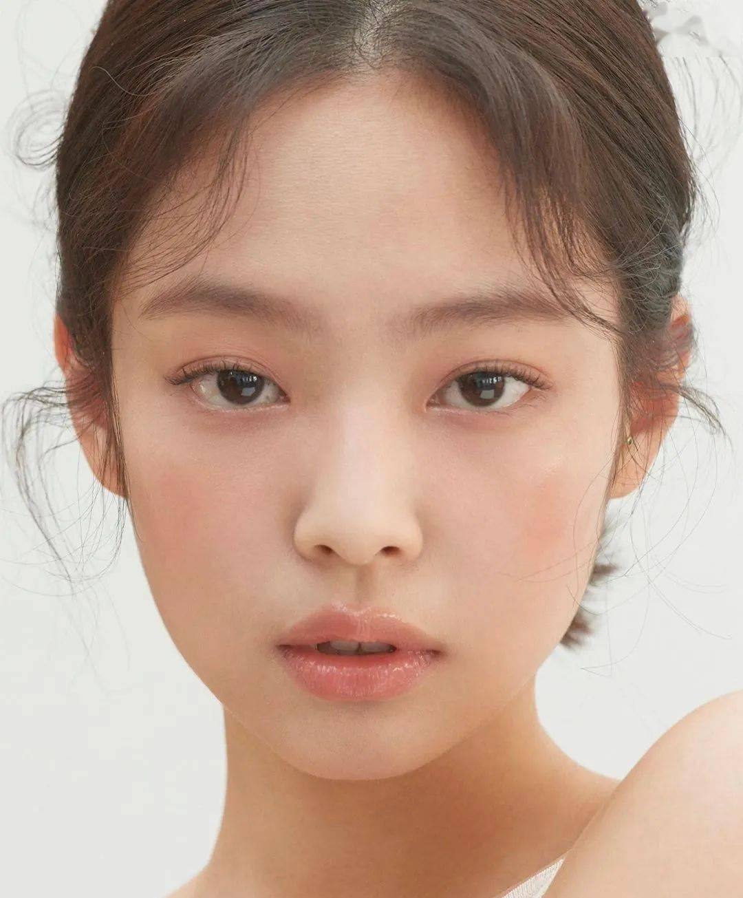 蜜桃|四步画出Lisa、宣美同款蜜桃妆容，化妆小白必看！