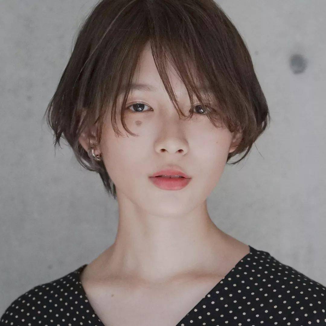 发型|22款热门日系发型告诉你：短发与刘海更配！