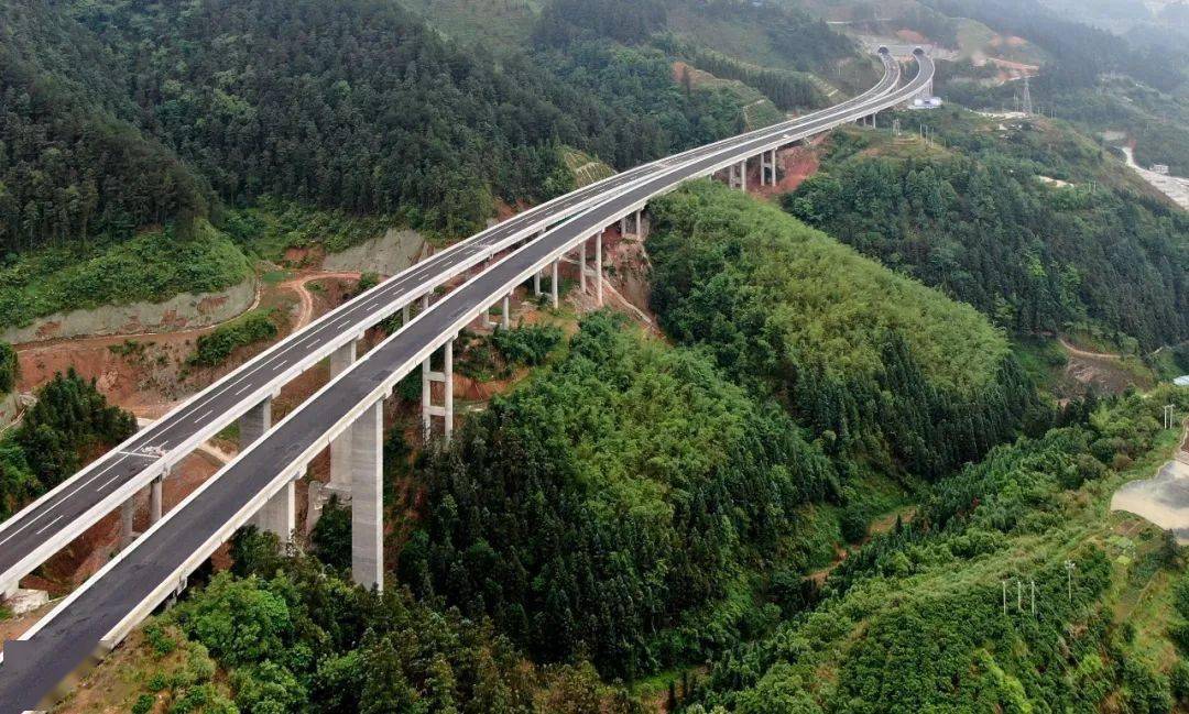 剑榕高速公路于2017 年11月开工建设,线路全长116.