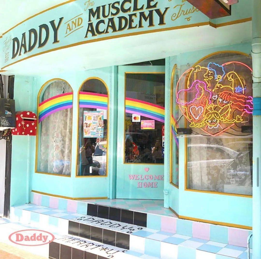 Lisa|“时尚边缘”的觉醒与喧嚣：与Lisa、宋妍霏、水原希子一起走进东南亚这片热情大陆！