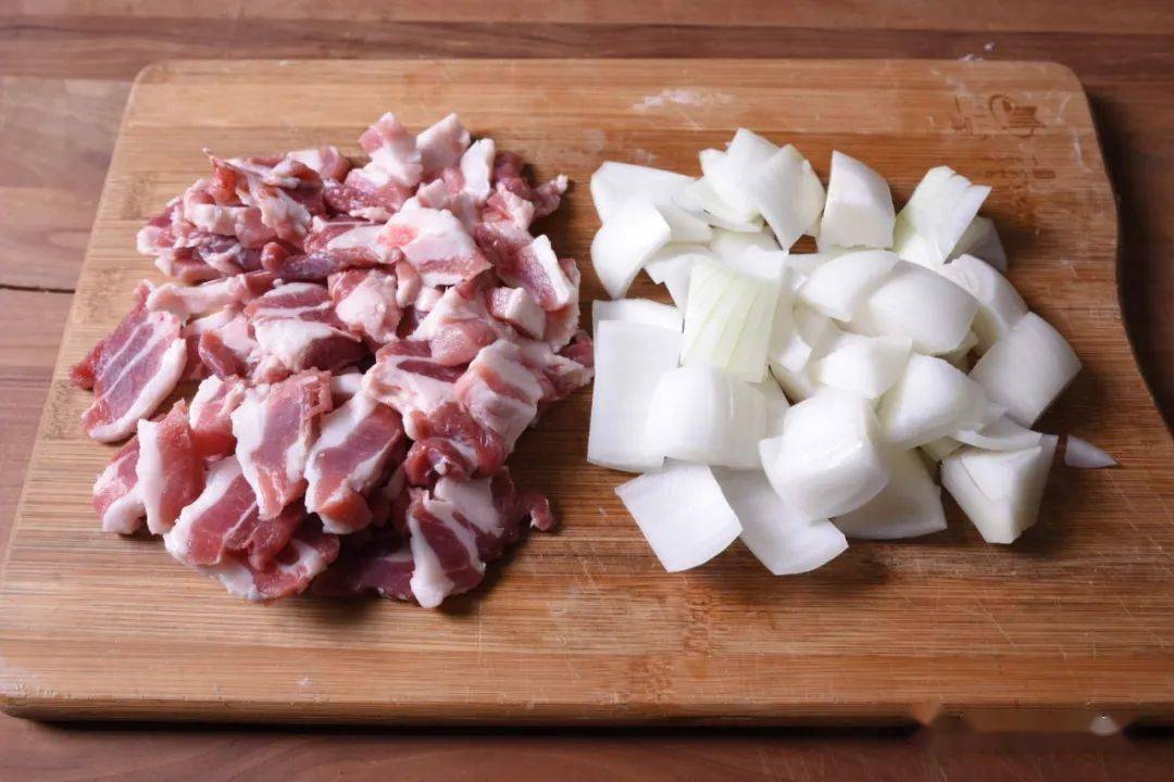 白洋葱|夏天到了怎么能少了美味烧烤？叉烧烤肉串