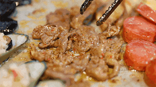 五花肉|酥嫩爆汁！【火遍长沙的“网红烤肉”】78元抢门市价235元 柒酒烤肉 3-4人餐！现切现拌