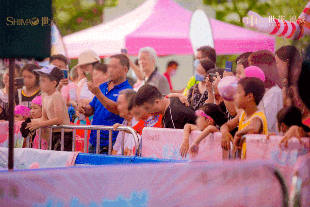 热到不想出门,茂名这却人从众,差点被挤爆了!