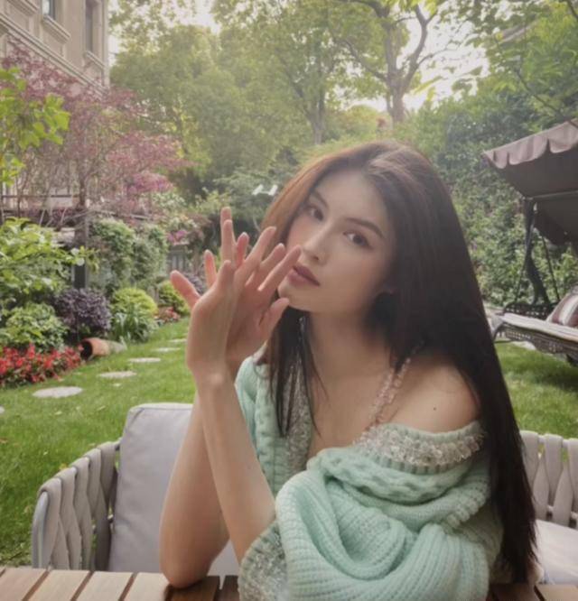 洋房|何穗秀美照意外曝光上亿豪宅 欧式洋房自带小花园