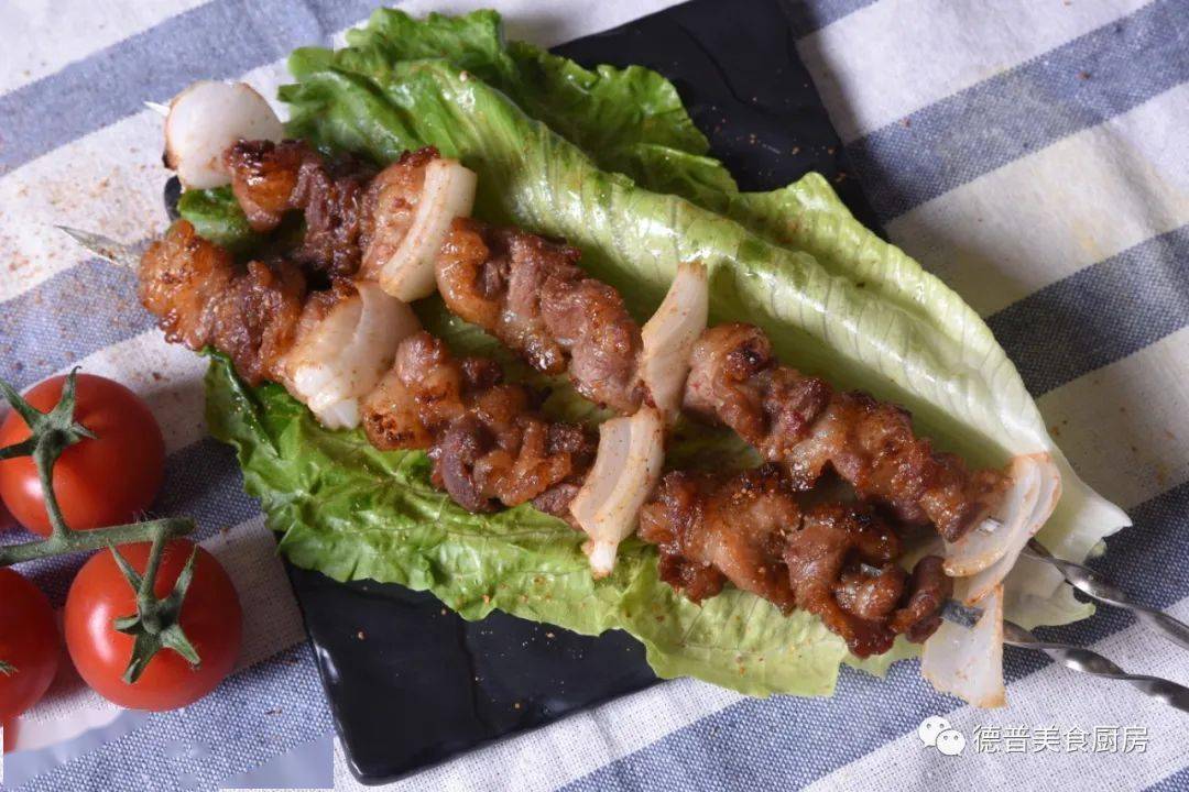 白洋葱|夏天到了怎么能少了美味烧烤？叉烧烤肉串