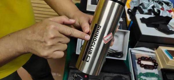 针孔|想逃？孕妇举报后，车长锁车抓人！画面太解气