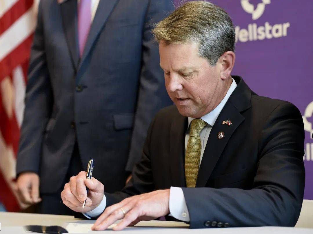 幼儿园|近1000例！美国加州幼儿园成新冠“重灾区”，他们却还在为这事争吵…