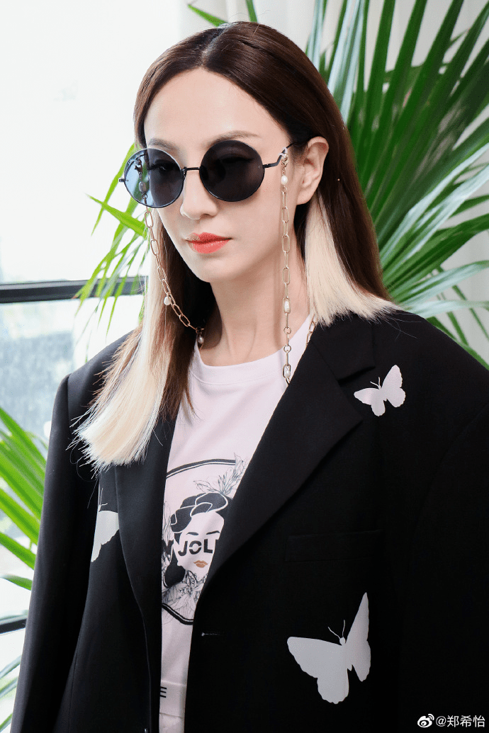 头发|不吹不“黑”，挑着染正当红！