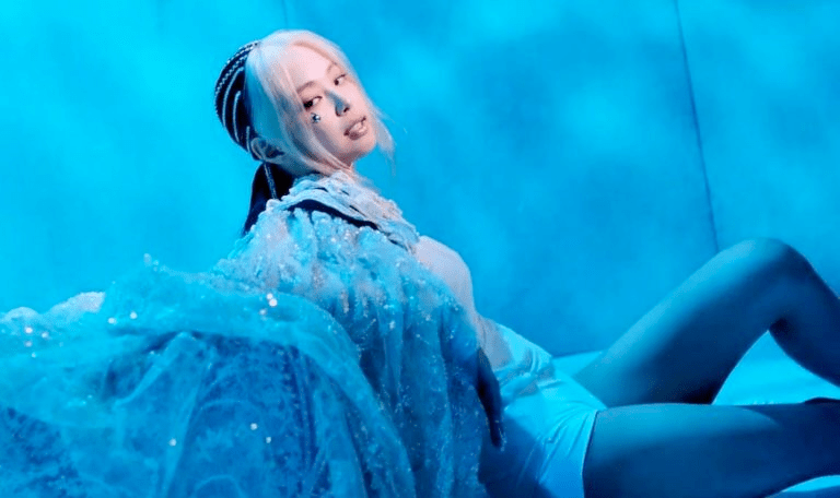 头发|不吹不“黑”，挑着染正当红！