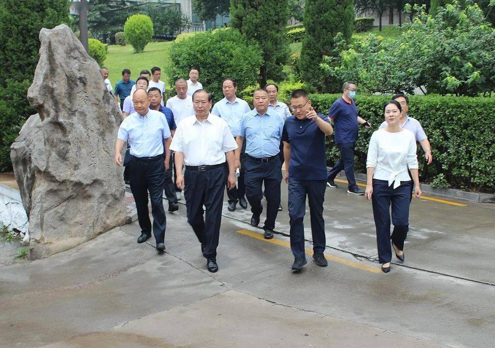 副市长王宏微,市委副秘书长任露旭,市委宣传部副部长,市文明