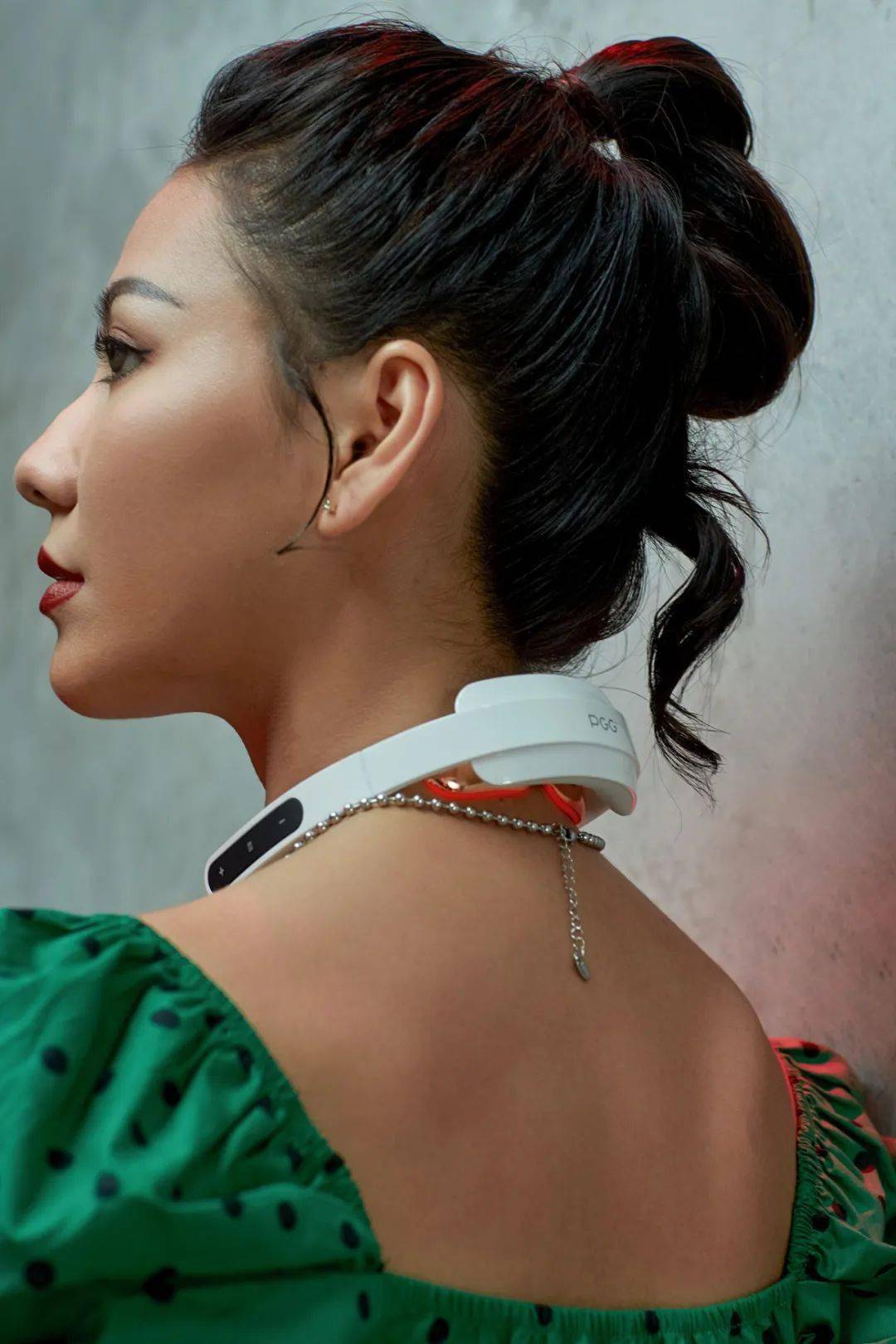 call|众明星打call～！能折叠放进口袋的按摩仪，随时拯救颈椎不适，真舒服！