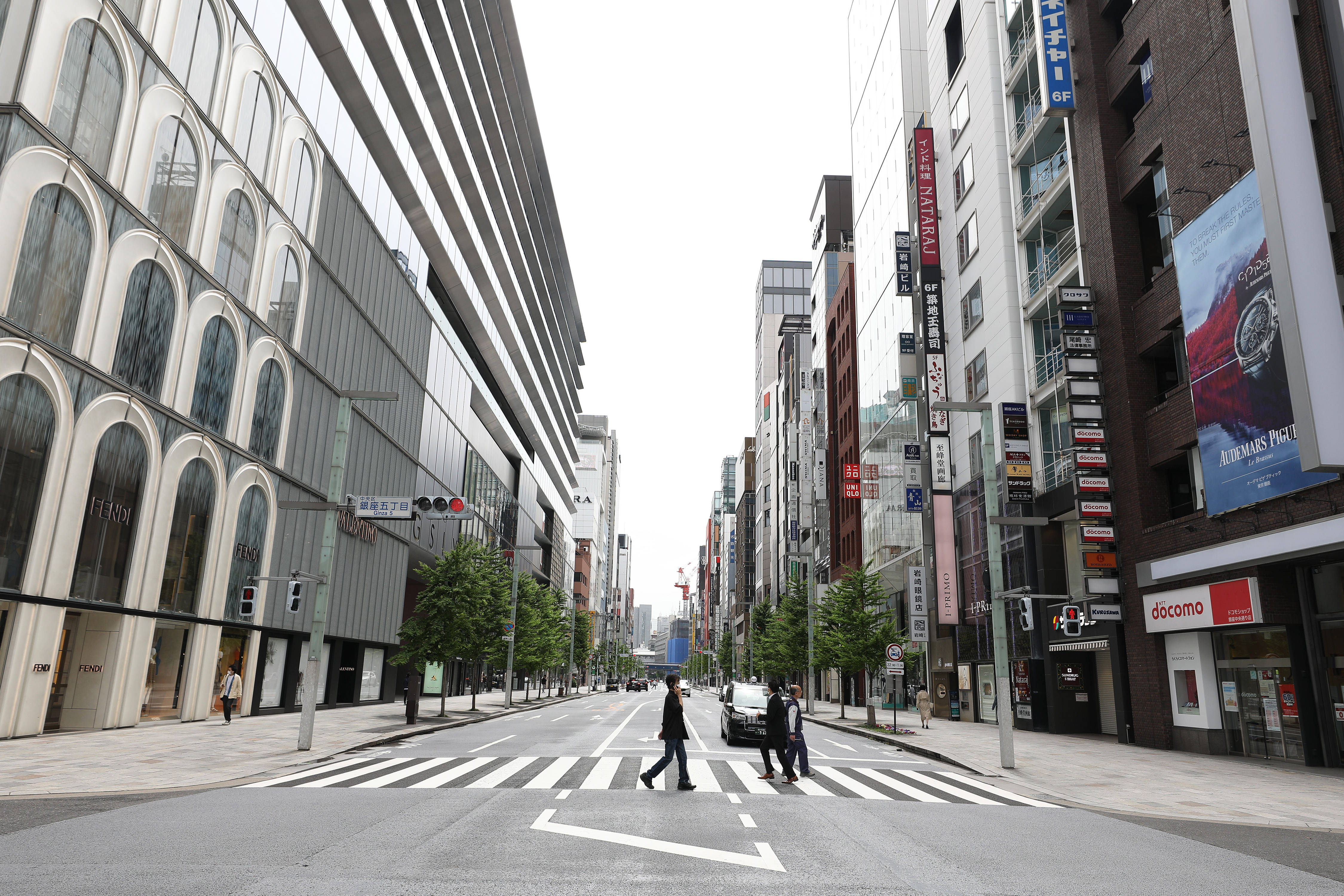 5月4日,日本东京银座商业街上行人稀少.当日是日本的休息日.