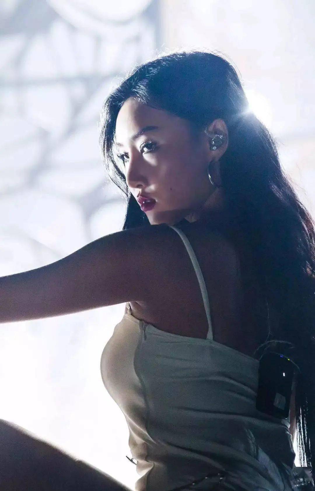 脸蛋|没有一张“漂亮”的脸蛋，却重新定义了美