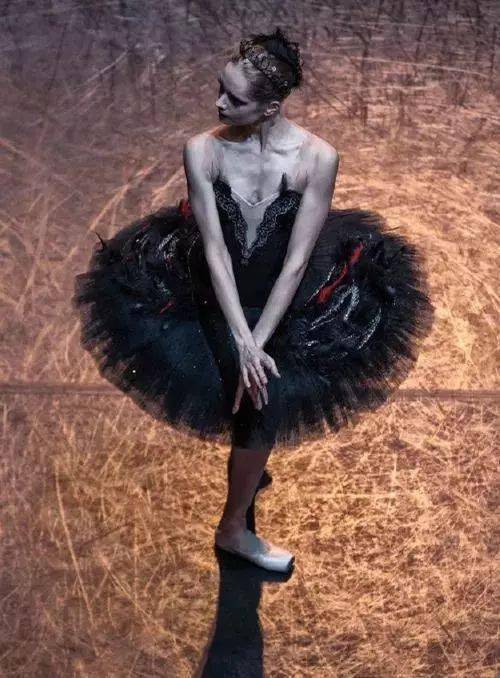 《天鹅湖》黑天鹅芭蕾造型