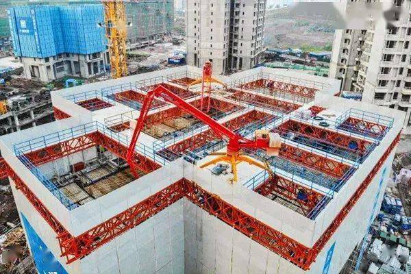 我国首台"住宅造楼机"80分钟可造一层楼