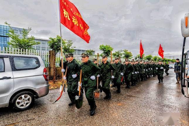 多图直击:向险而行,武警上海总队执勤第六支队奋战郎溪抗洪一线,守护