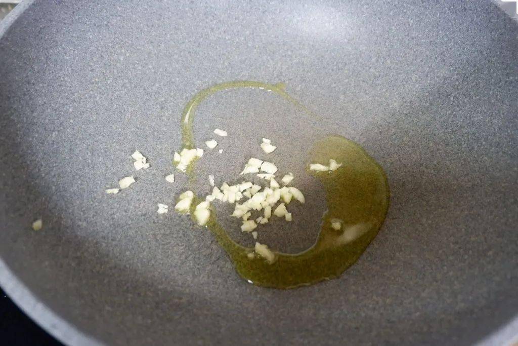 涼菜中的顏值擔當就是它了，一口吃下三種蛋，不需要醬汁都鮮香 熱愛美食 第31张