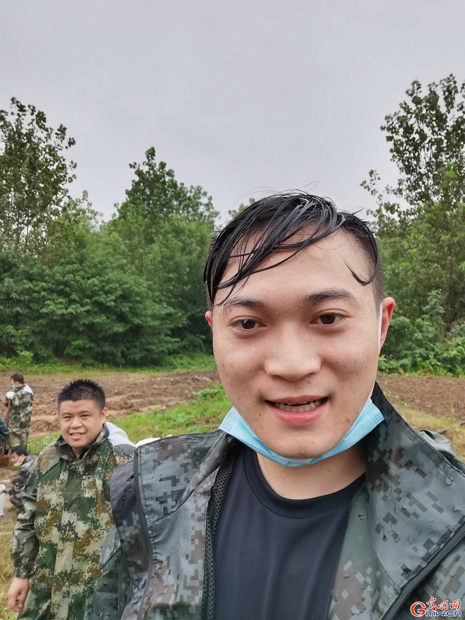 才战|90后社区书记：才战疫情，又上江堤