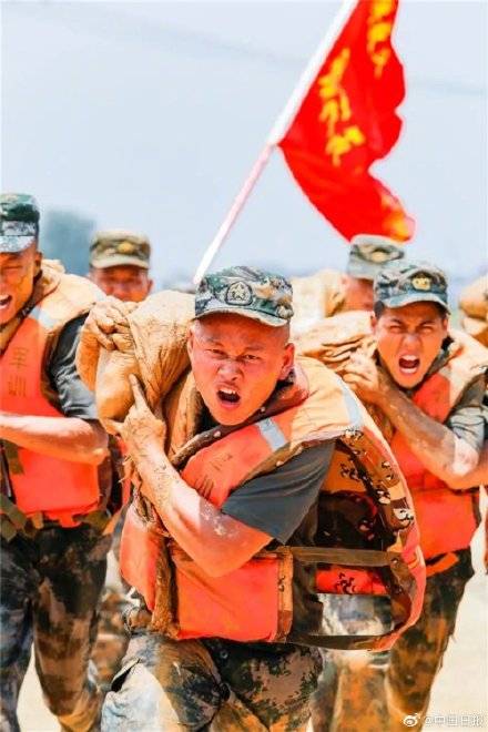 抗洪|泪目！抗洪前线的震撼瞬间