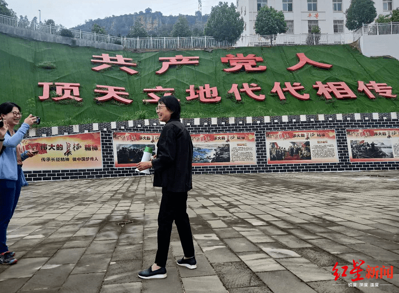 张桂梅|突然成网红的女高校长张桂梅：我对孩子“狠”，只为她们突破成长的坚冰