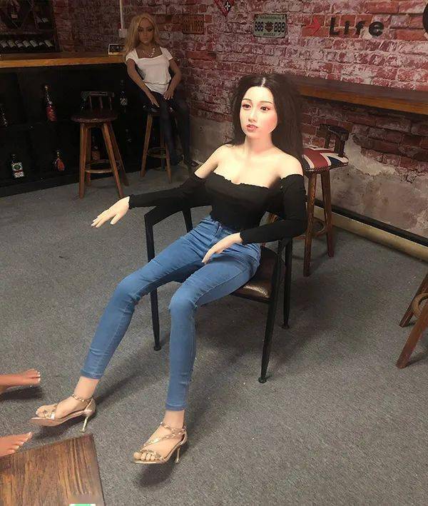 娃娃|探访成人娃娃工厂：疫情期订单翻番，预测风口要来