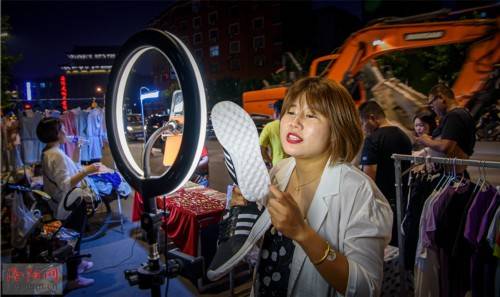 蝴蝶|洛阳一对夫妻把兴趣变为生意：制作蝴蝶标本 创造幸福生活