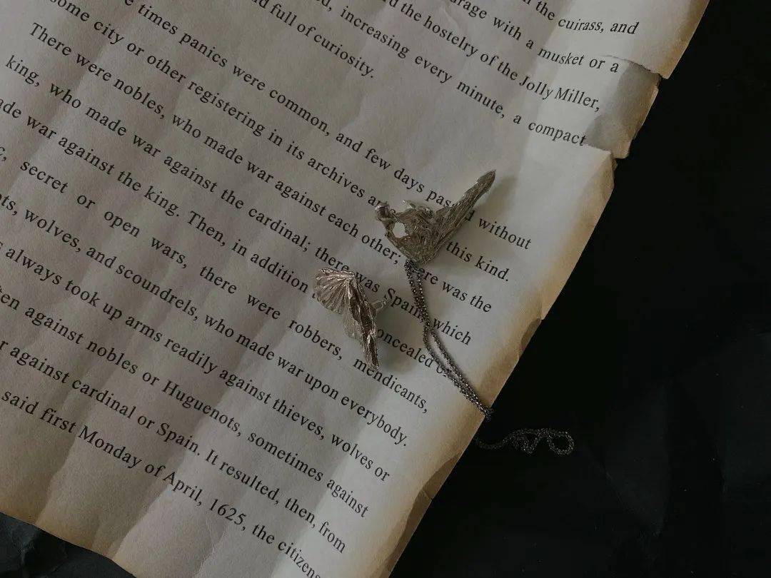 戒指|近期入手的点睛配饰,有了这些时髦小细节,穿白T都好看~