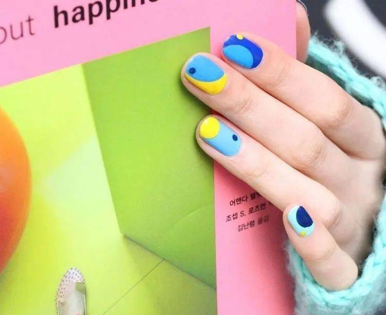 指尖|潮流美甲，藏在指尖的优雅艺术