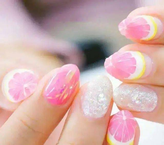 指尖|潮流美甲，藏在指尖的优雅艺术