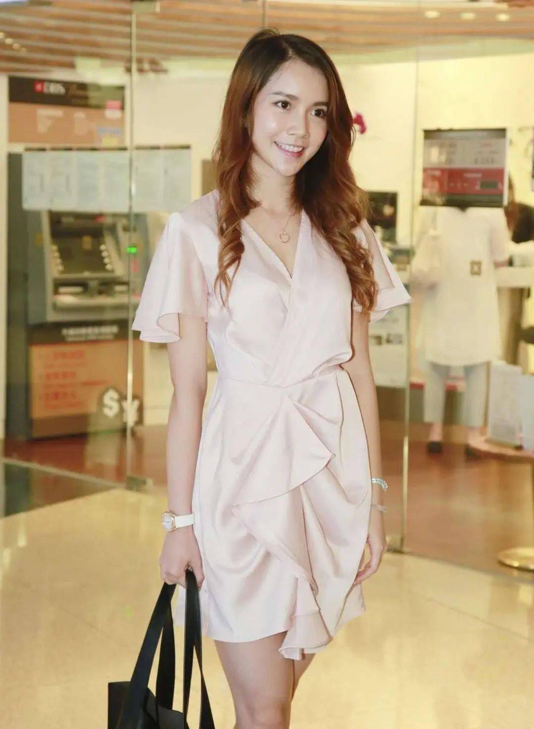 佳丽|今届港姐个个索！佳丽齐齐换look变“发”，有D变咗大妈？？？