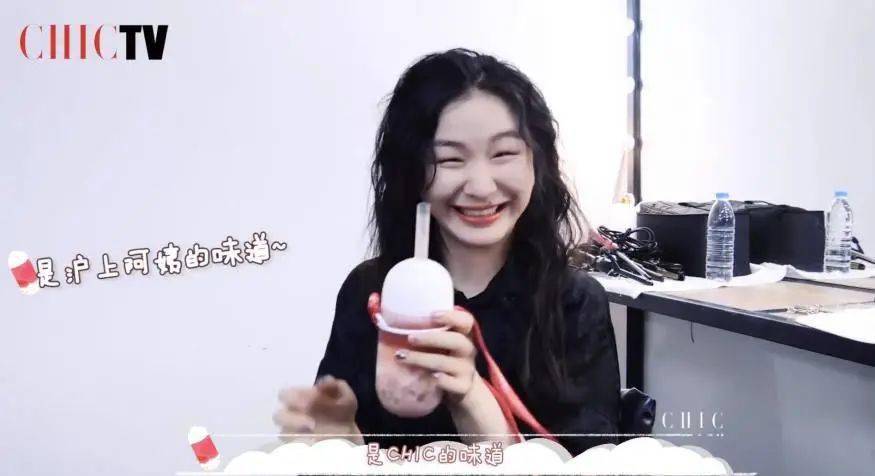 女孩|金靖是如何一步步走入大众视野的？爱笑的女孩运气不会太差