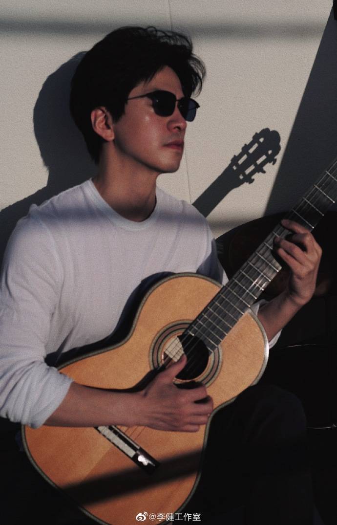 传闻|李健工作室否认出轨传闻：休假中，勿Cue