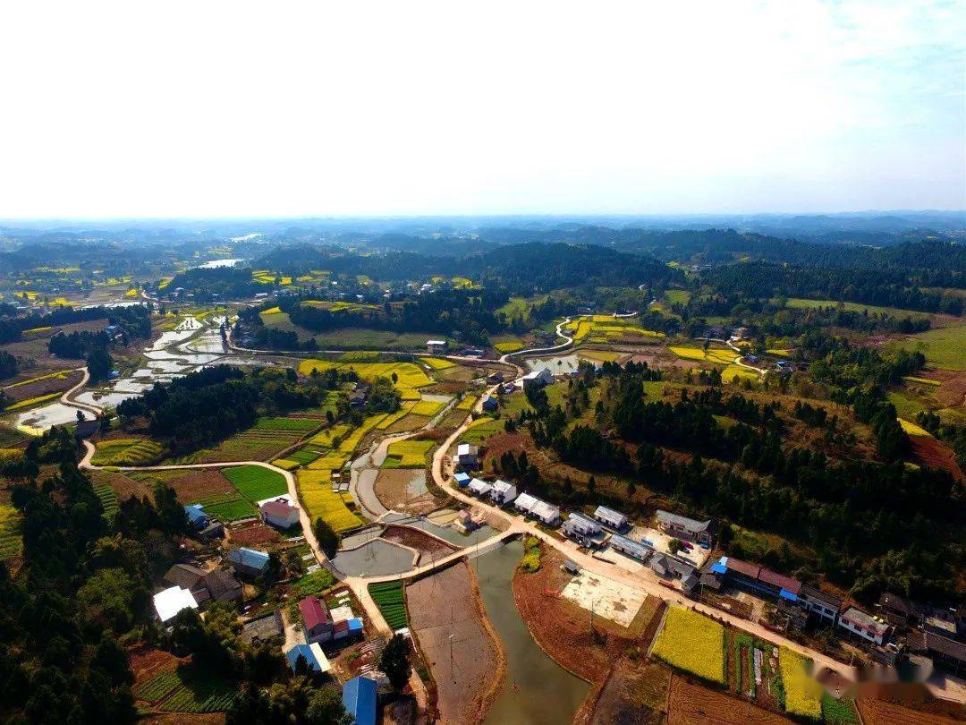 拦江镇地处安居西部,距安居城区约40公里,距遂宁城区约60公里,镇域