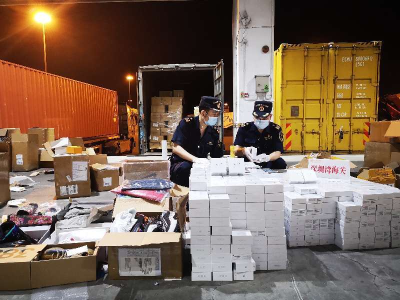 深圳口岸查获3千多件侵权假冒商品，涉苹果“