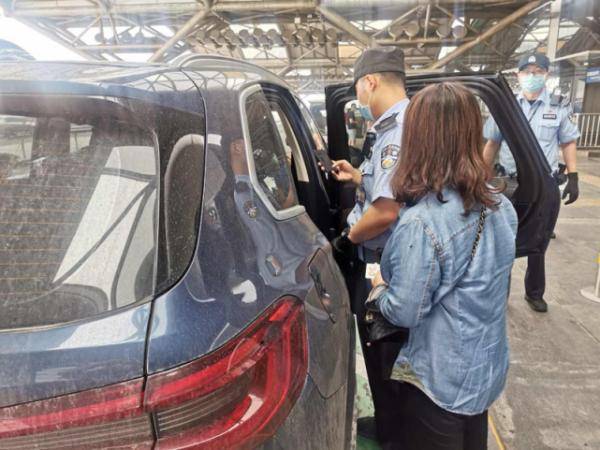 为人|一天被逼相亲三次！32岁男子一气之下离家出走！