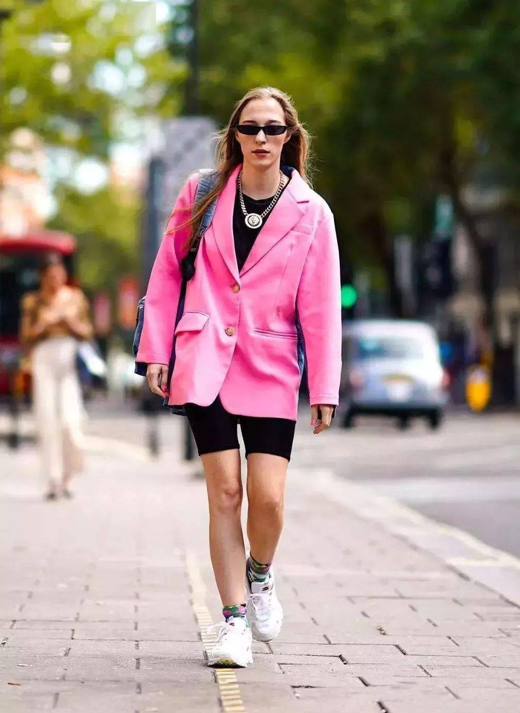 单车|这条“让人看不懂”的裤子，为啥越来越火？