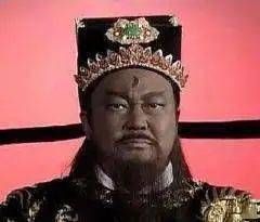 肤色|脖子比脸黑太多？夏日的宝藏救星，没想到竟是它！