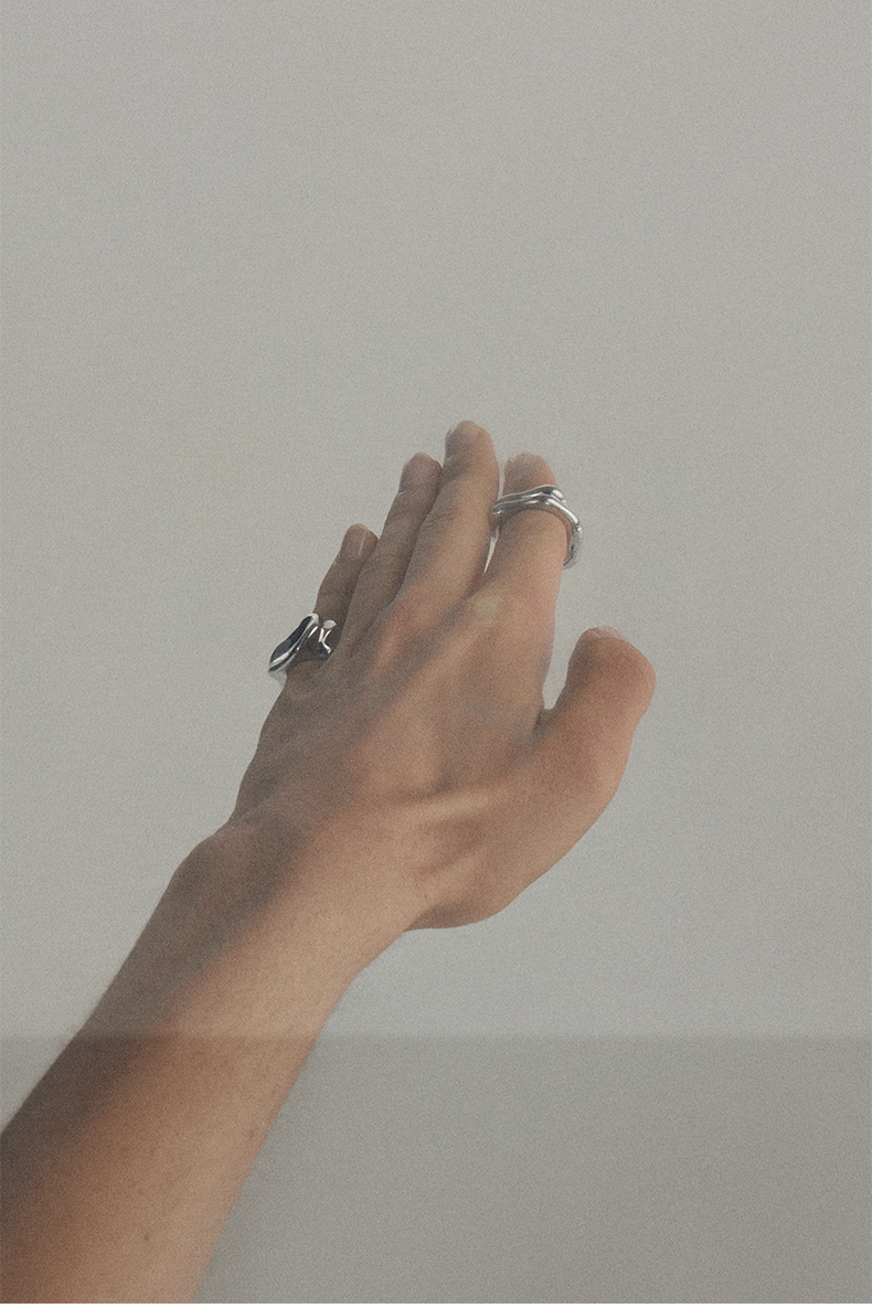 女孩|中了酷女孩的毒，不穿金但必须戴银！